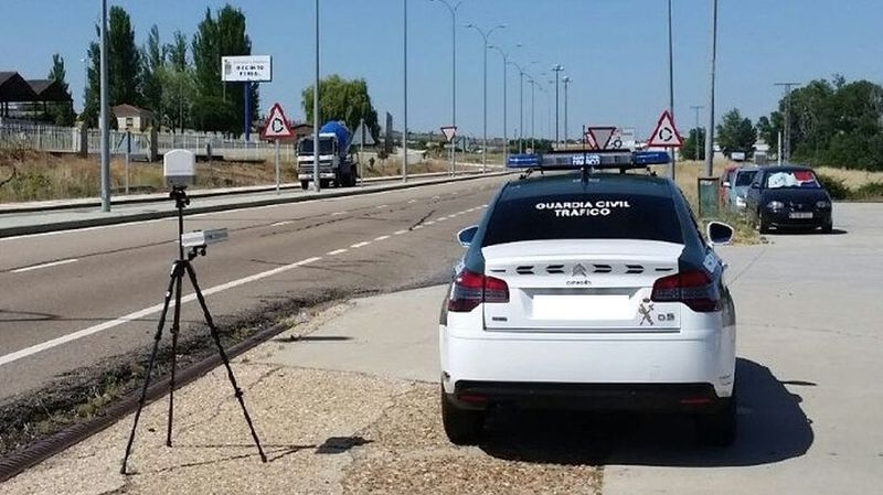  La Guardia Civil detiene a un conductor que circulaba a 246 km/h por la A-50
